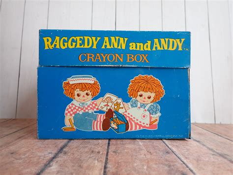 Vintage Raggedy Ann and Andy Crayon Box 